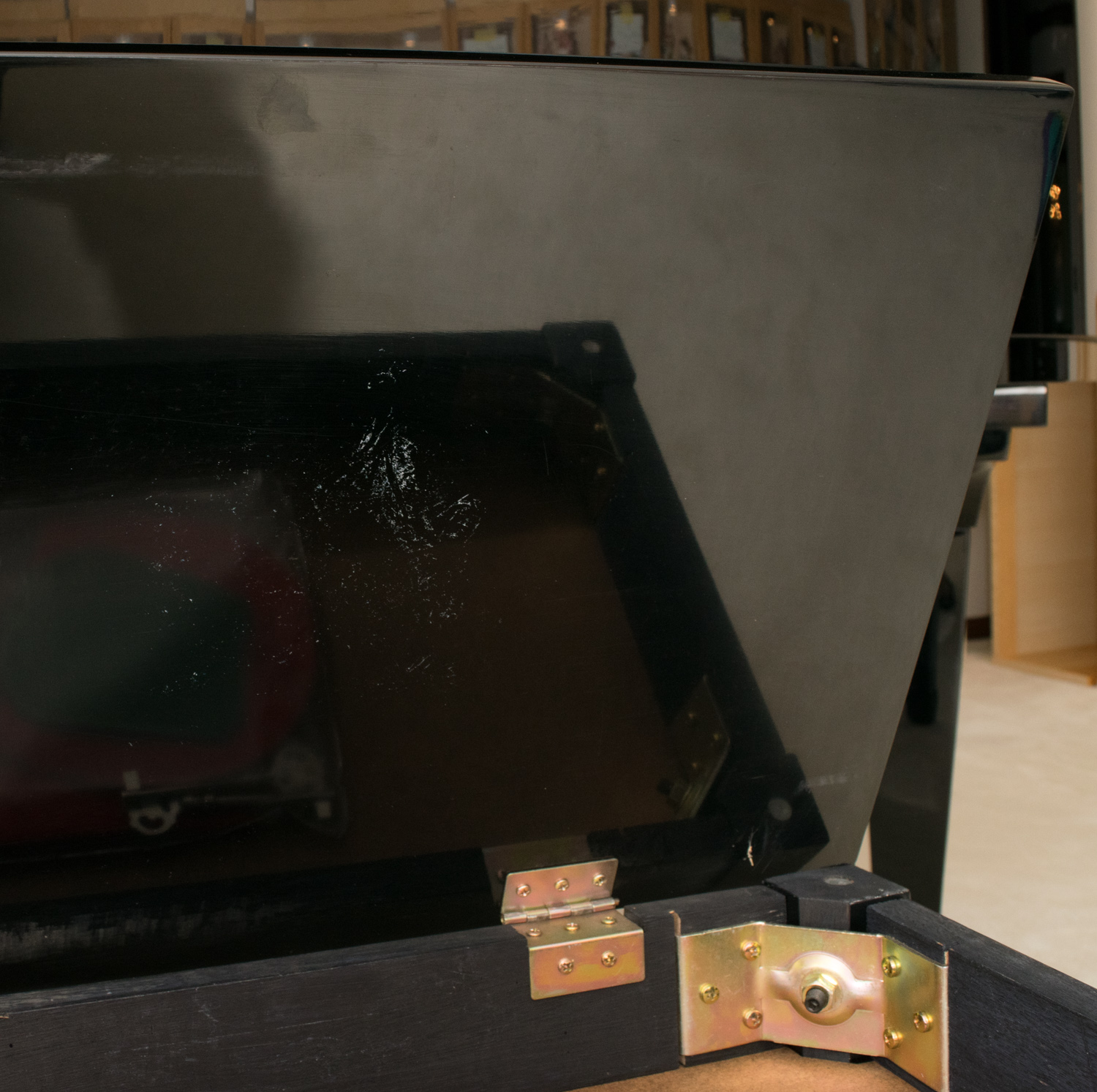 Stunning Young Chang Polished Ebony G-185 Grand Piano