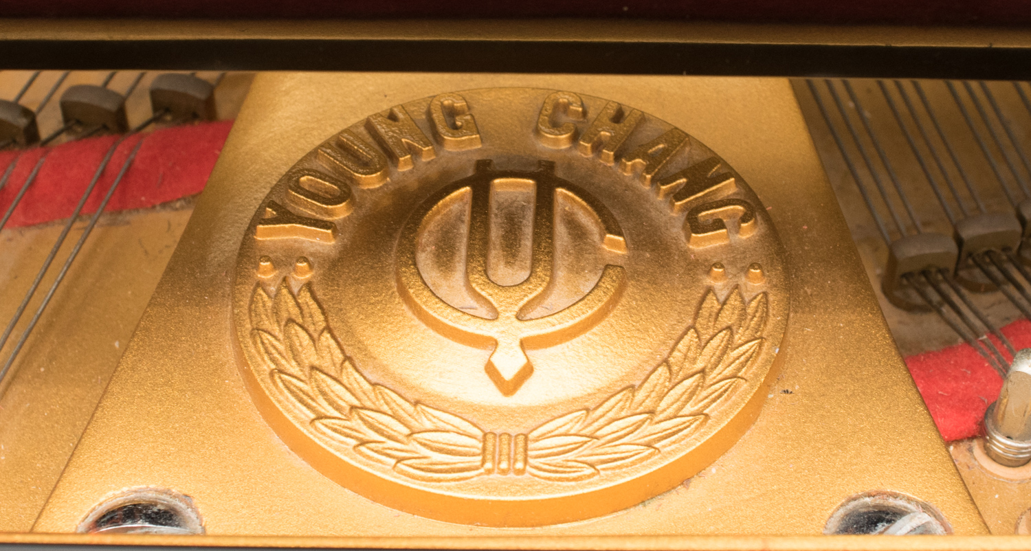 Stunning Young Chang Polished Ebony G-185 Grand Piano