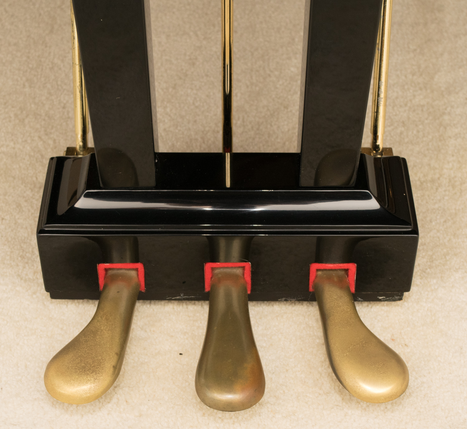 Stunning Young Chang Polished Ebony G-185 Grand Piano