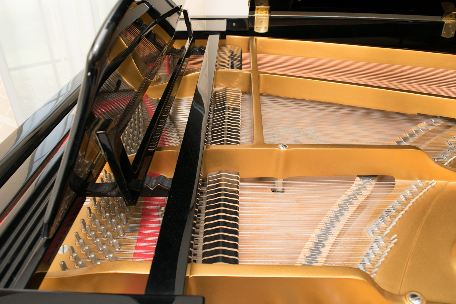 Stunning Young Chang Polished Ebony G-185 Grand Piano