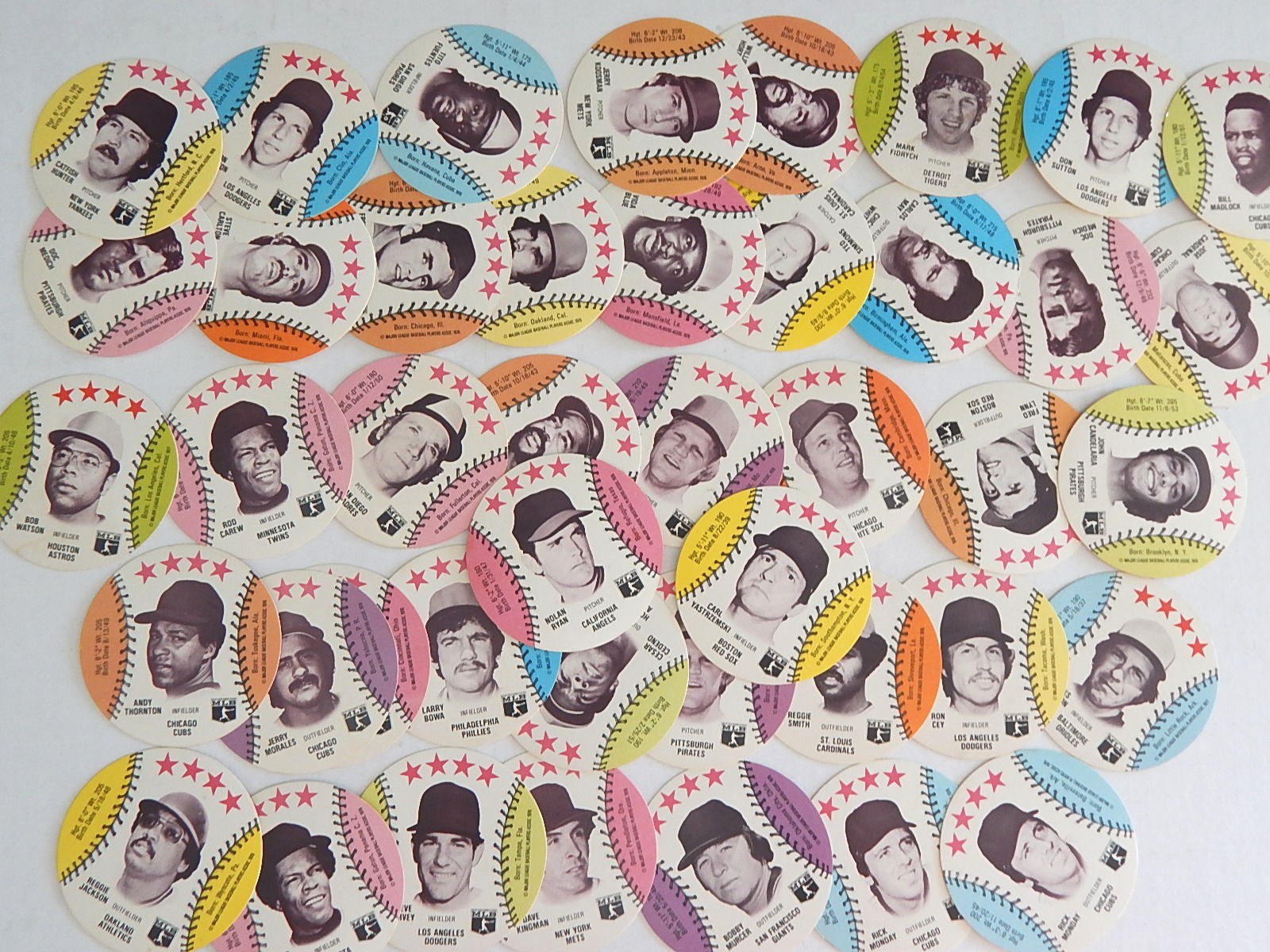 43 - 1976 Round Dairy Isle Disc Baseball Cards