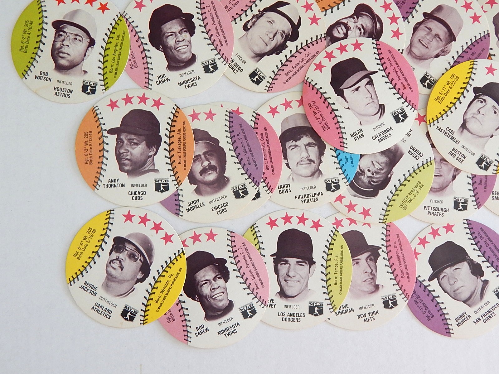 43 - 1976 Round Dairy Isle Disc Baseball Cards