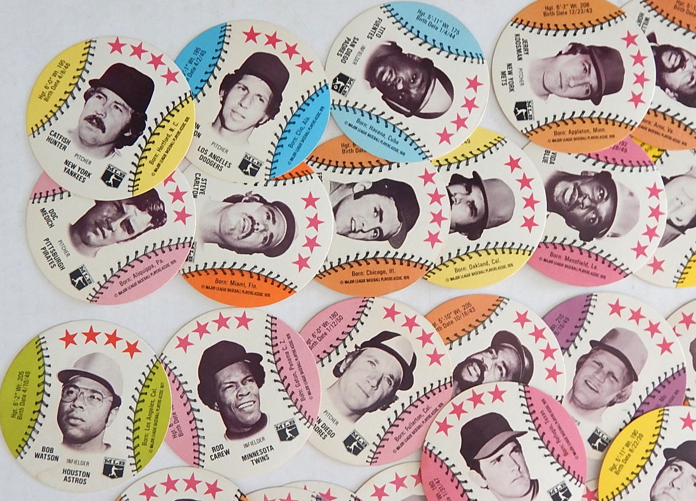 43 - 1976 Round Dairy Isle Disc Baseball Cards