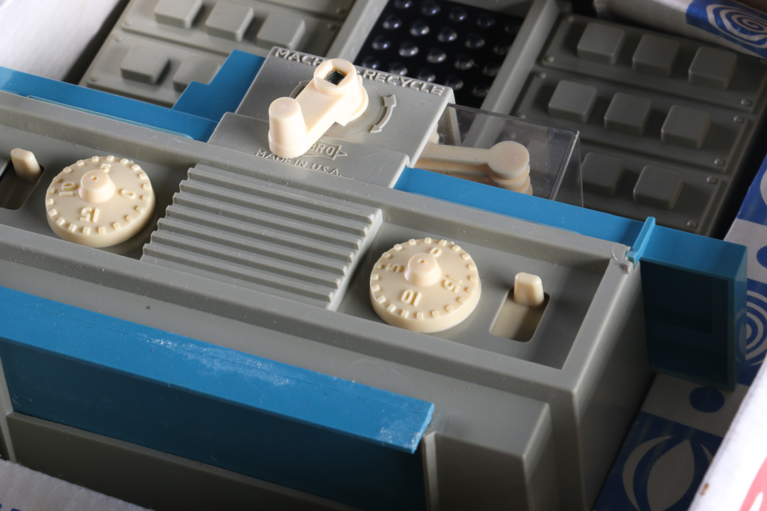 1960 Hasbro Think-A-Tron