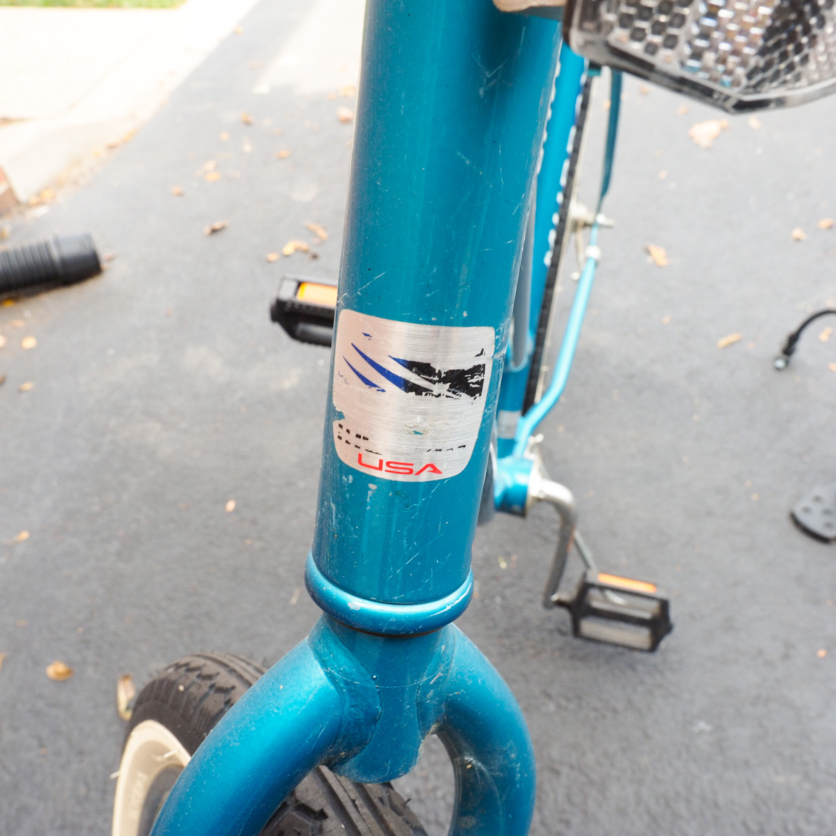 Murray Monterey Cruiser Bicycle and Bell Tire Pump