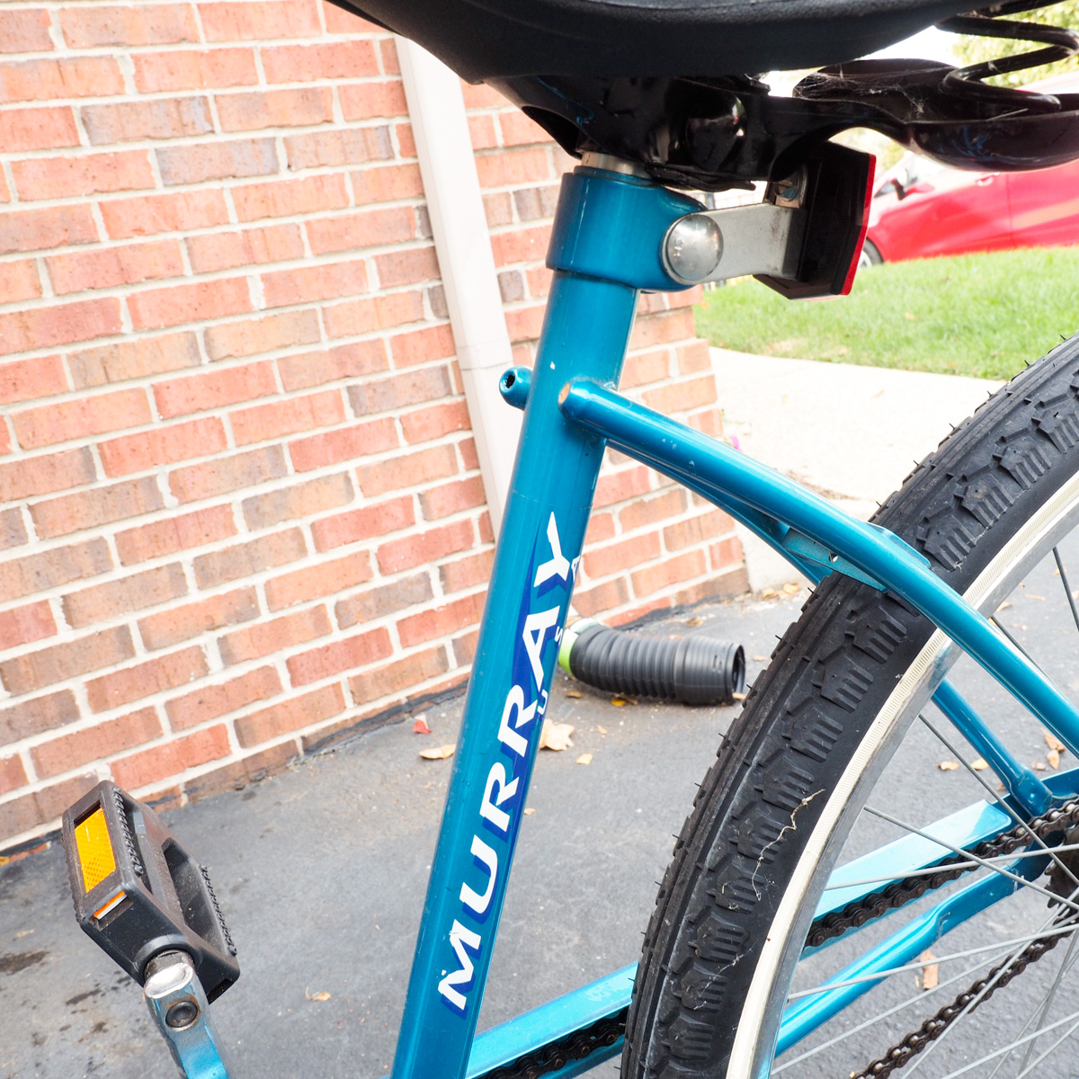 Murray Monterey Cruiser Bicycle and Bell Tire Pump