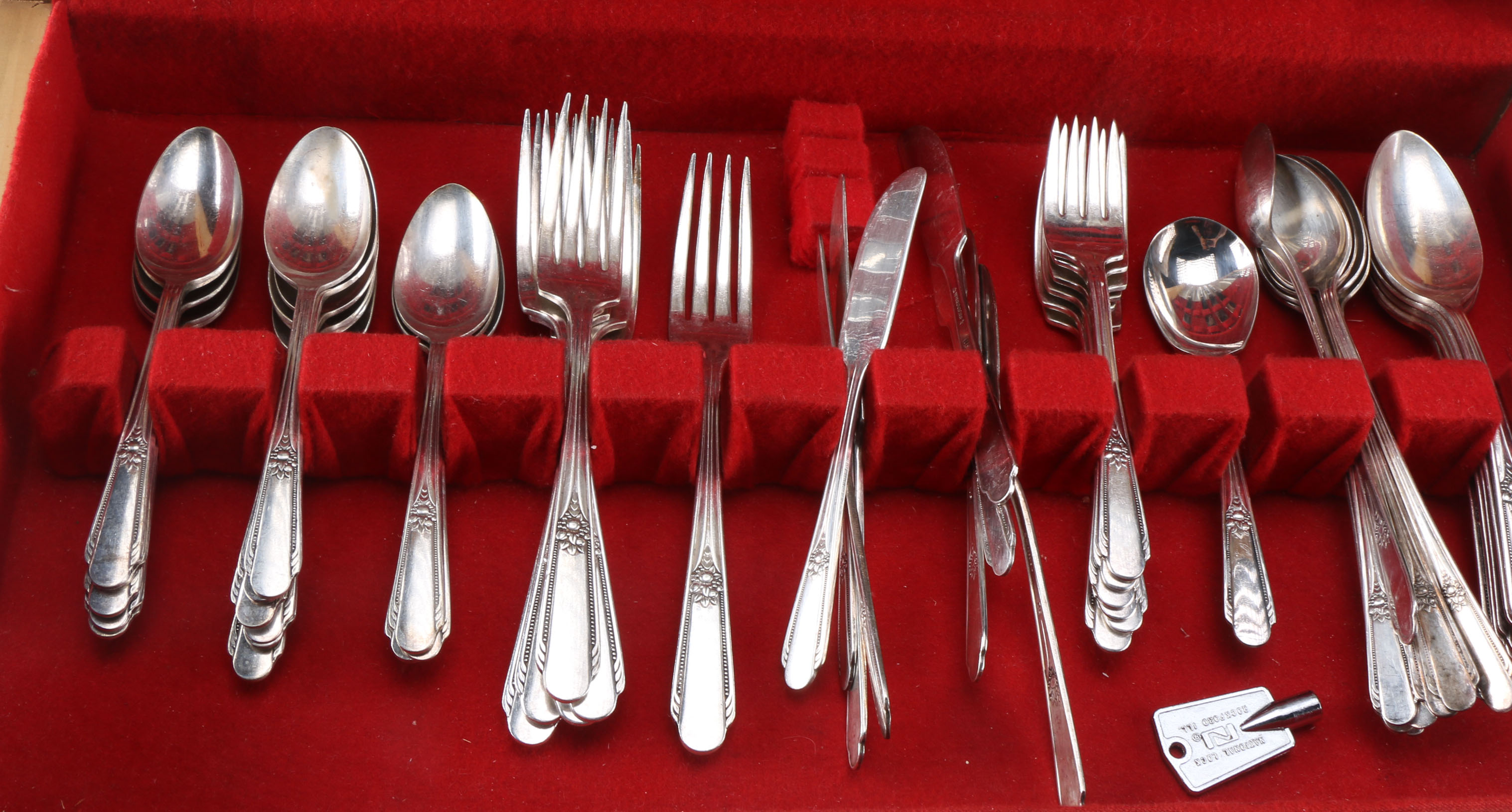 Wm. Rogers "Memory" Pattern Silver Plate Flatware with Stainless Steel Knife Blades