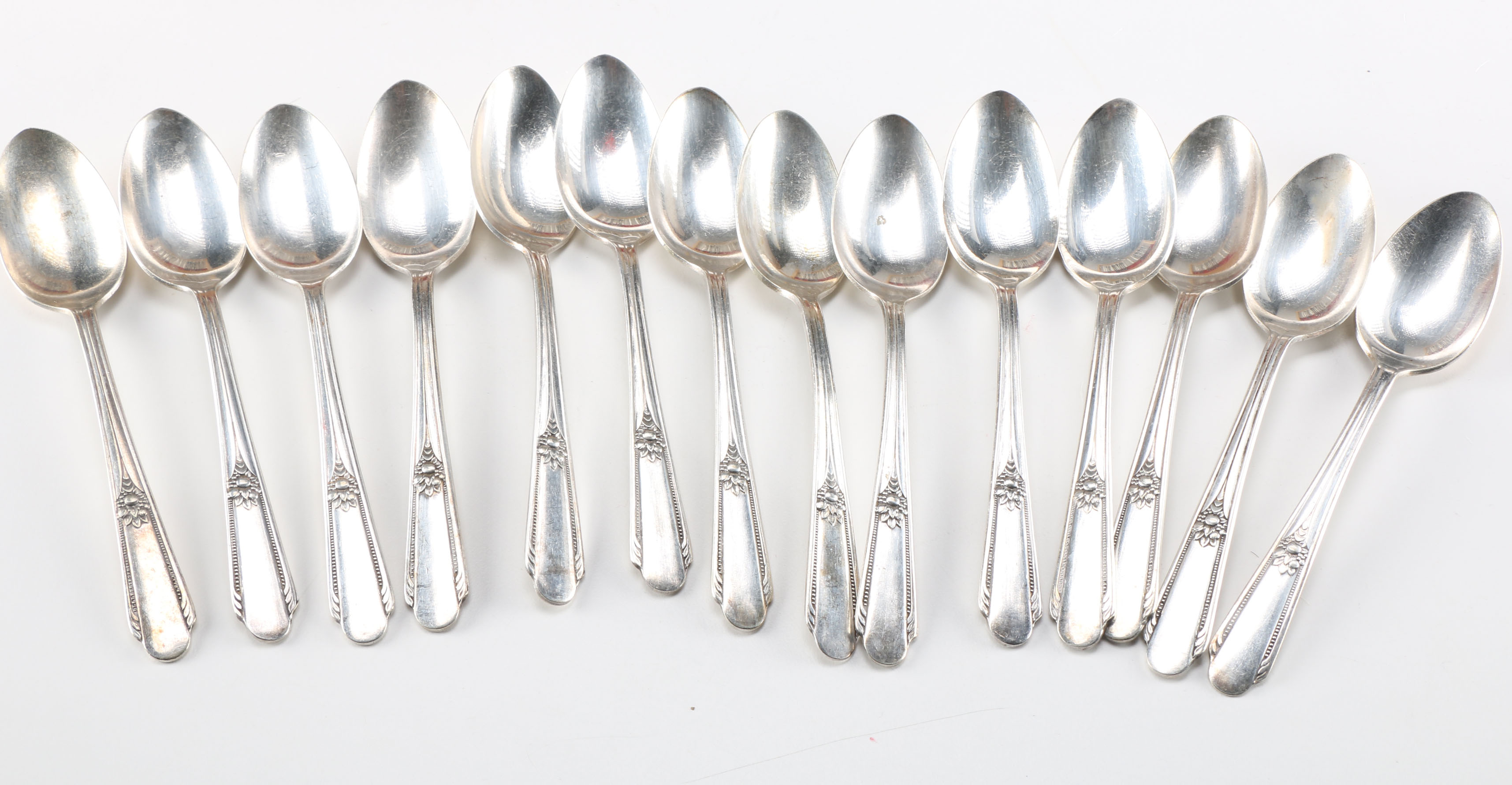 Wm. Rogers "Memory" Pattern Silver Plate Flatware with Stainless Steel Knife Blades