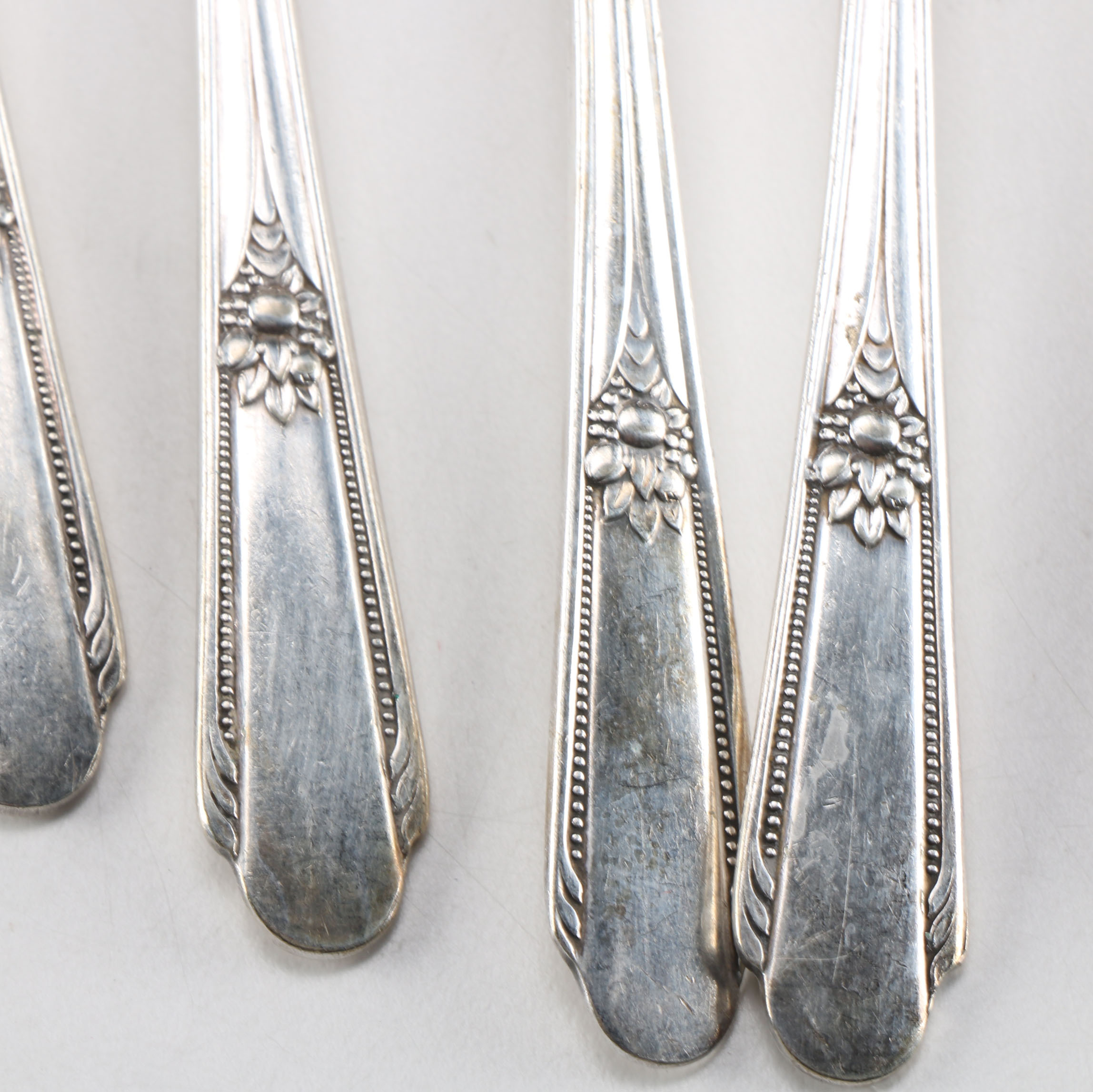 Wm. Rogers "Memory" Pattern Silver Plate Flatware with Stainless Steel Knife Blades