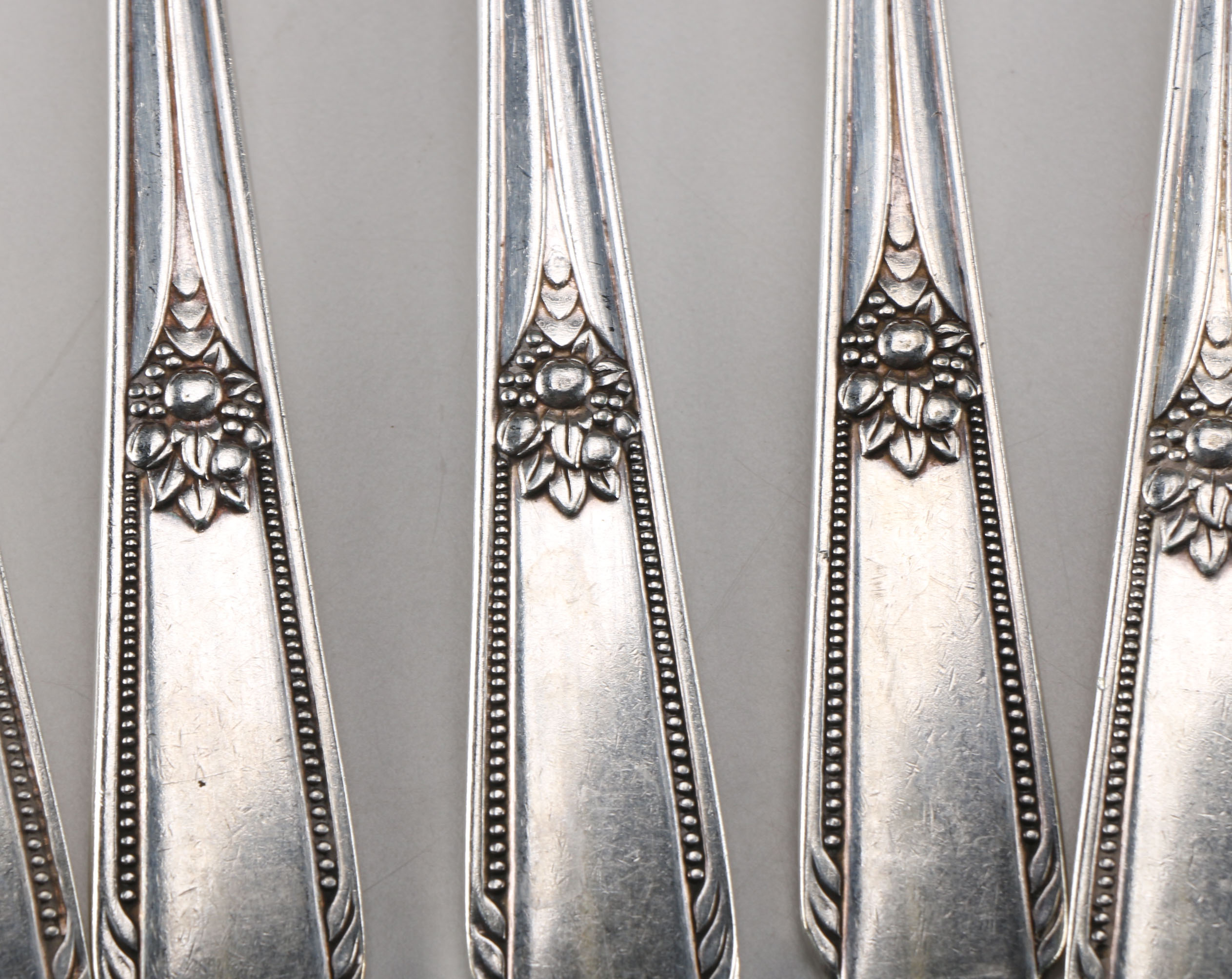 Wm. Rogers "Memory" Pattern Silver Plate Flatware with Stainless Steel Knife Blades