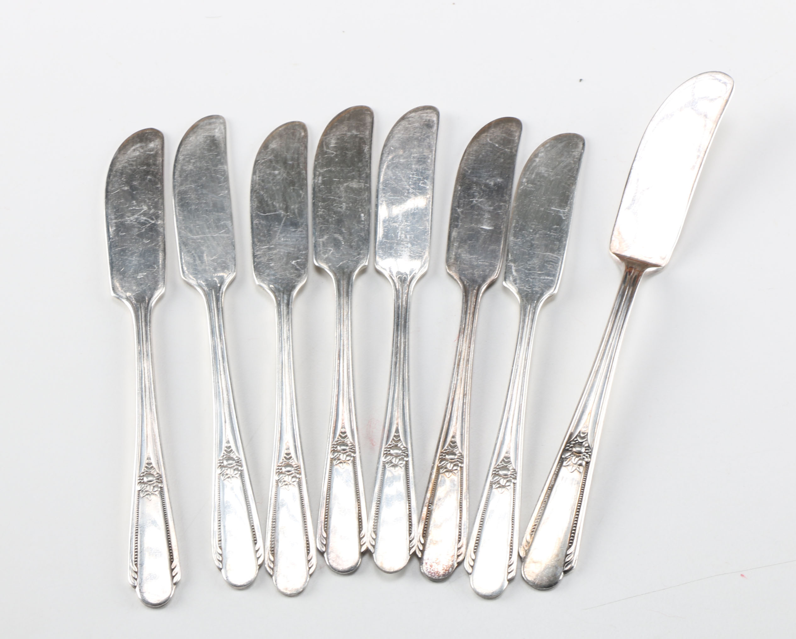 Wm. Rogers "Memory" Pattern Silver Plate Flatware with Stainless Steel Knife Blades