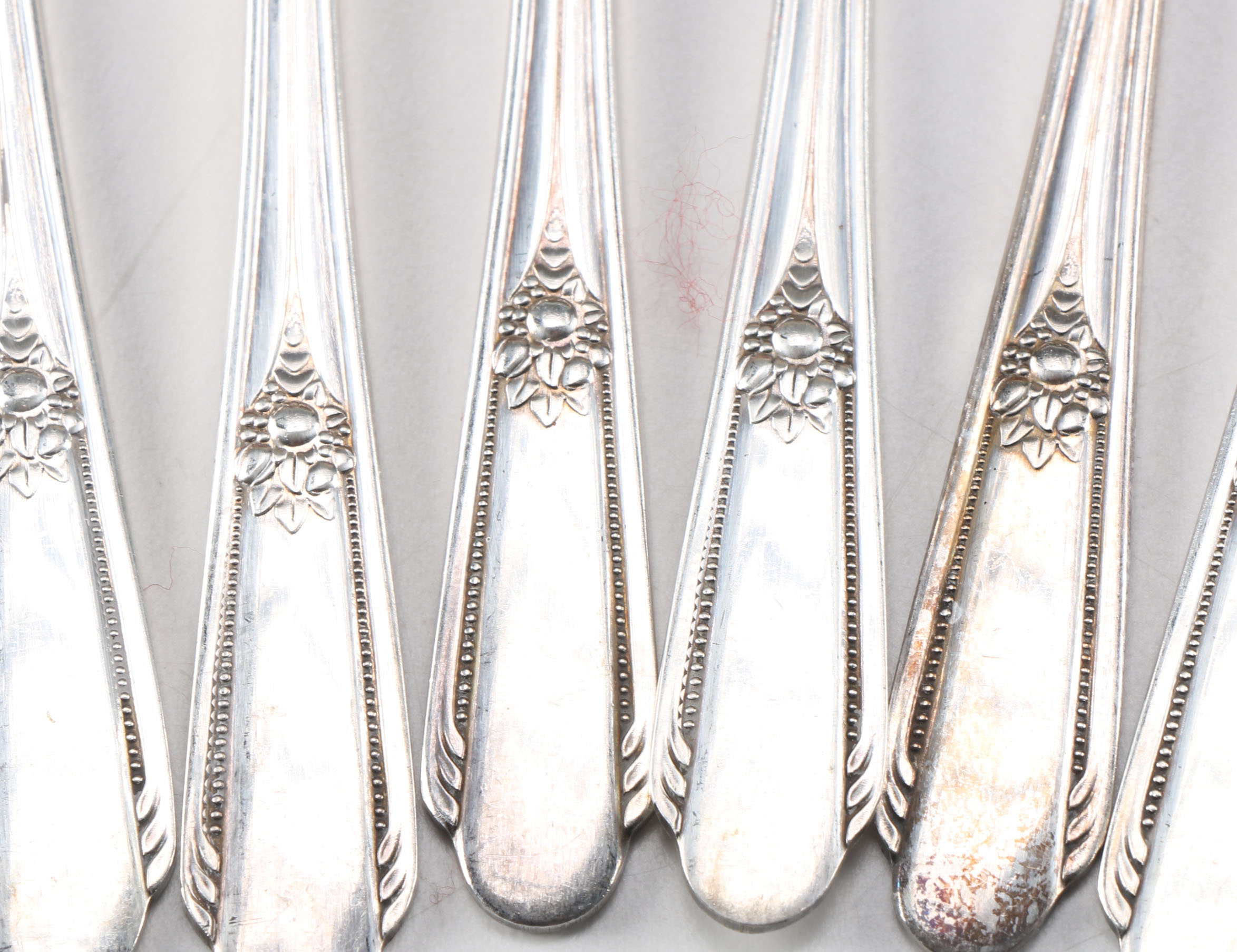 Wm. Rogers "Memory" Pattern Silver Plate Flatware with Stainless Steel Knife Blades