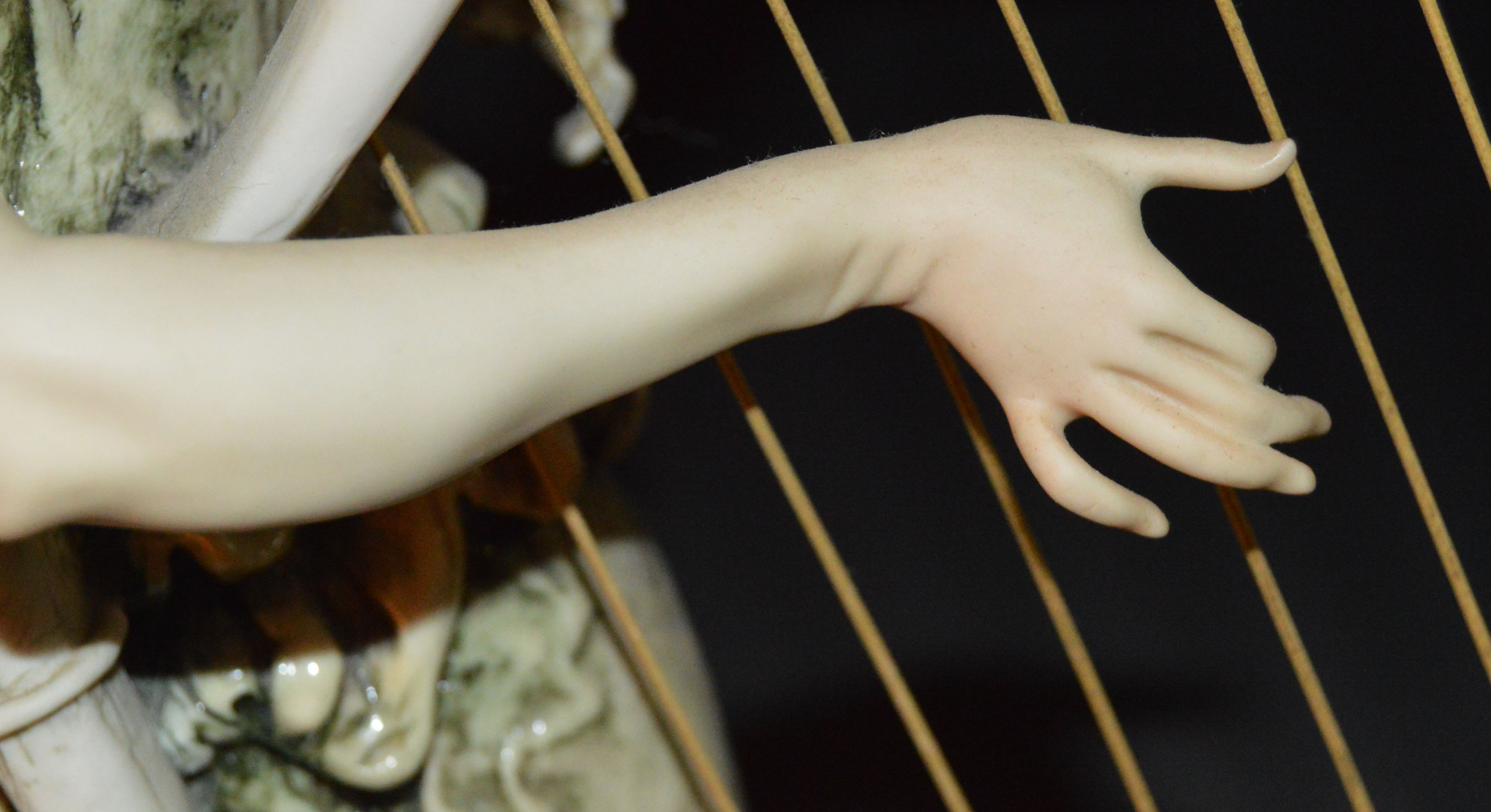 Giuseppe Armani Angelica Playing Harp Sculpture