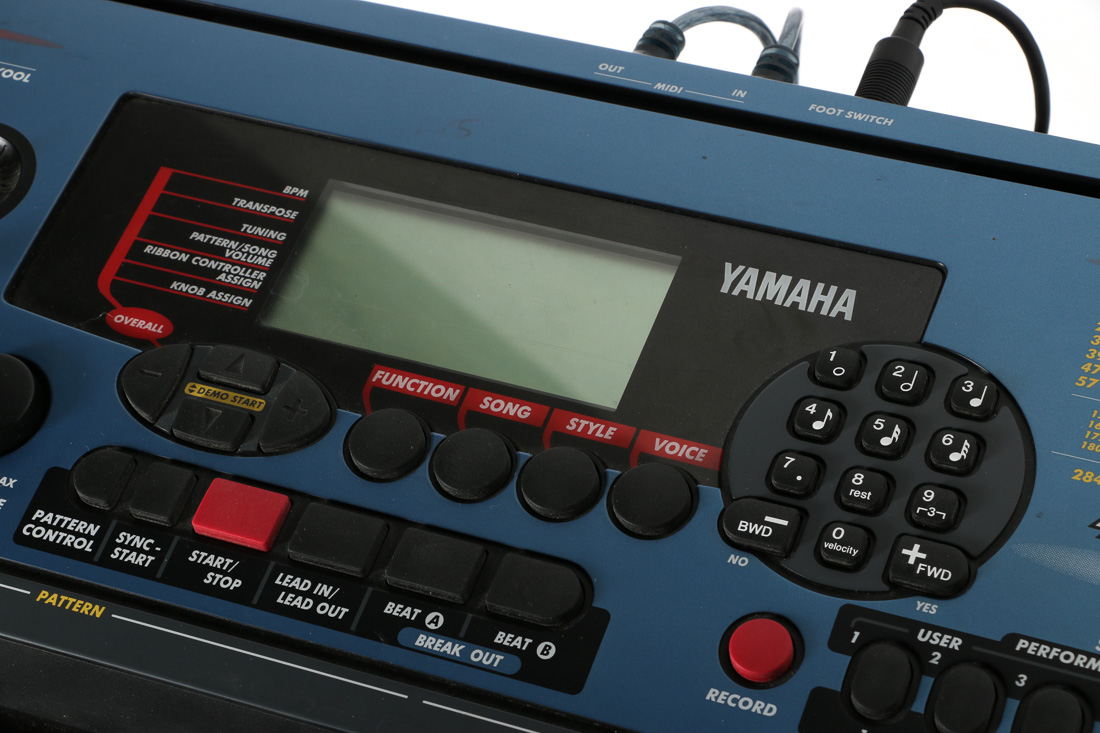 Yamaha DJX Electronic Keyboard With Stand