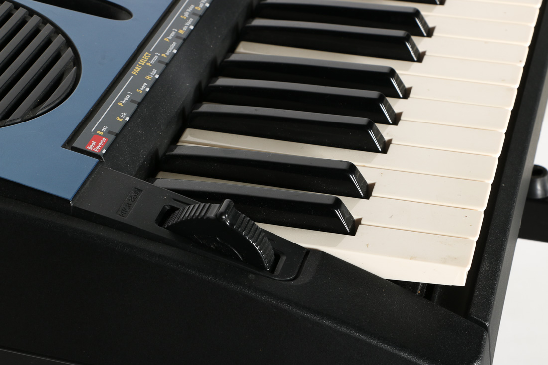 Yamaha DJX Electronic Keyboard With Stand