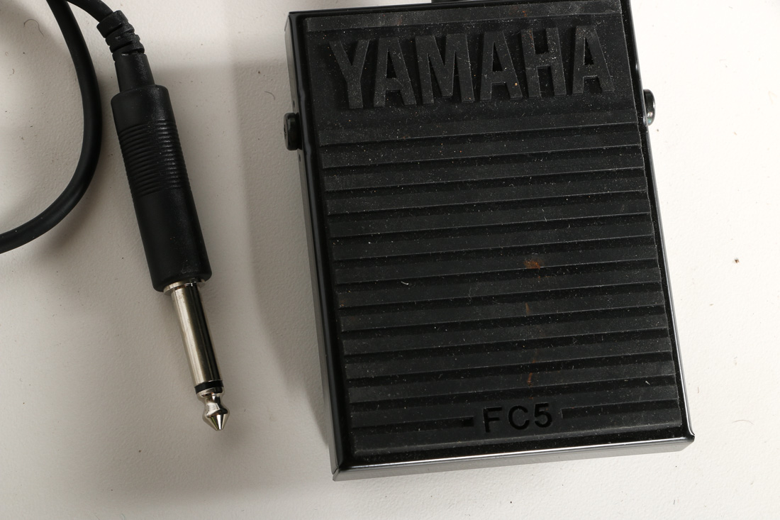 Yamaha DJX Electronic Keyboard With Stand