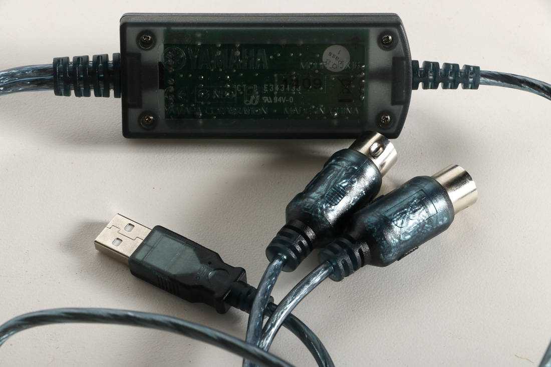 Yamaha DJX Electronic Keyboard With Stand