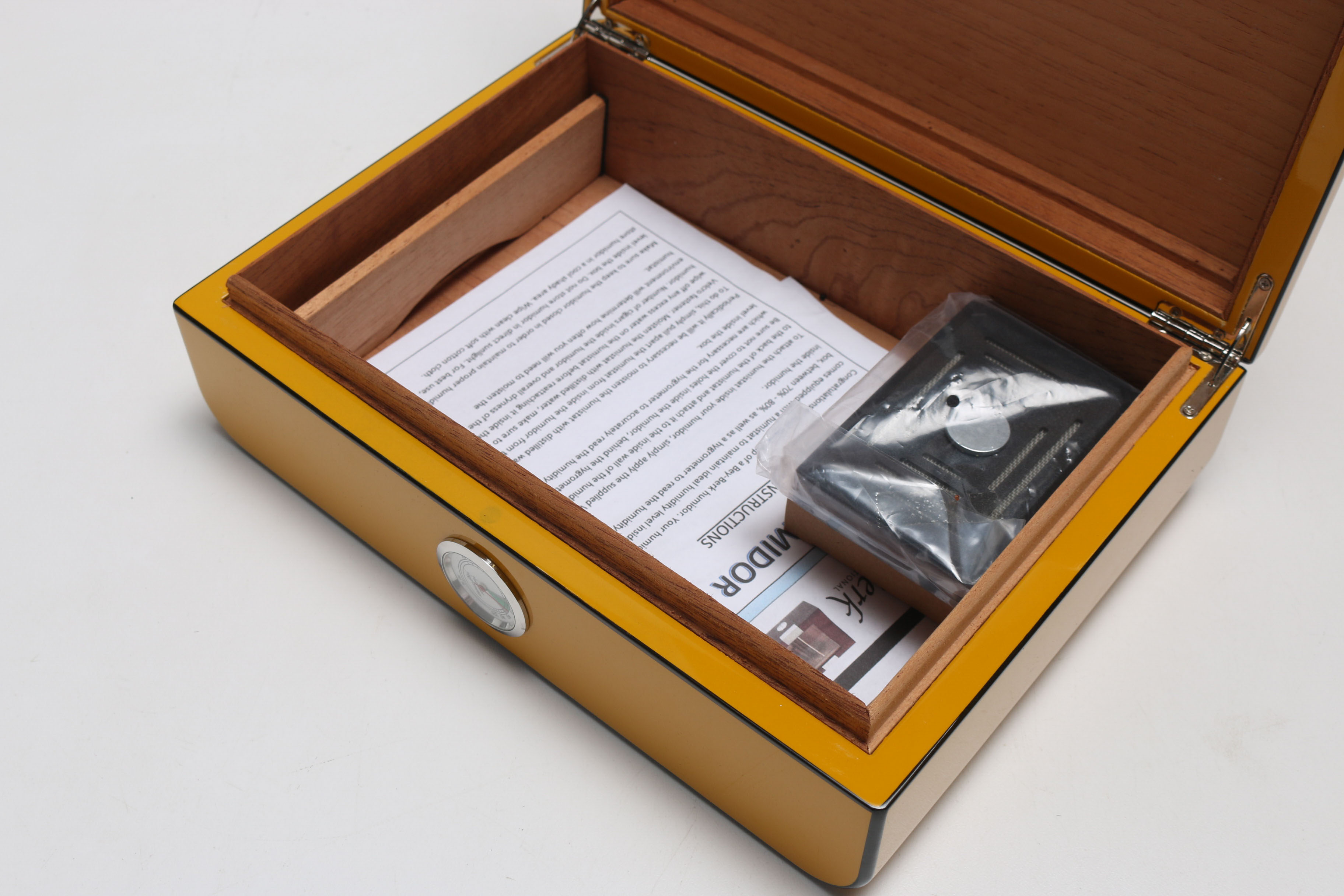 Bey Berk Yellow Cigar Humidor