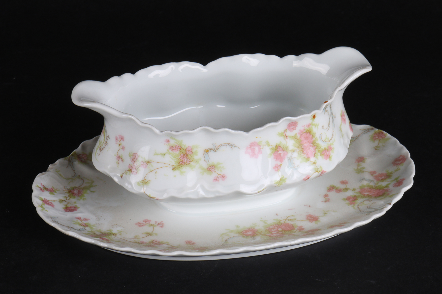 Marlboro Gravy Boat and Meito China Serving Platter