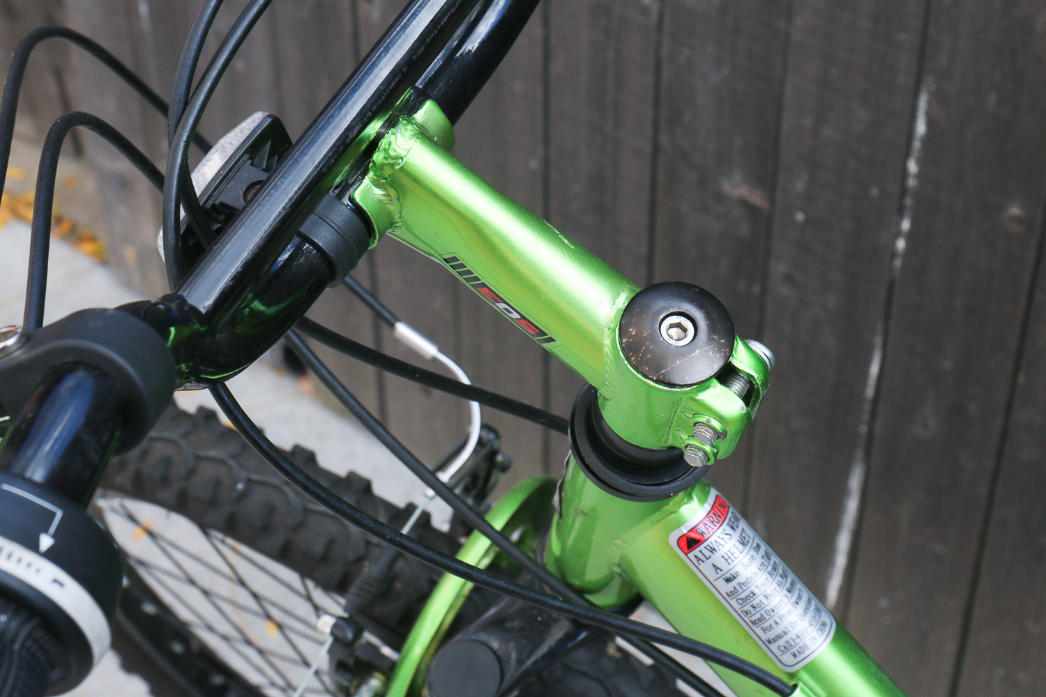 Avigo Assault Revolution Boys' 21-Speed Bike