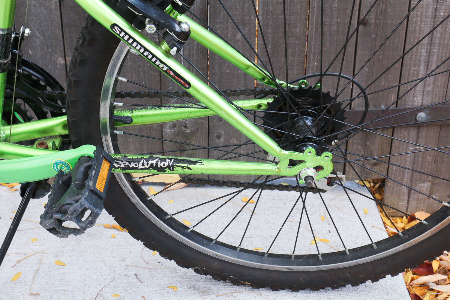 Avigo Assault Revolution Boys' 21-Speed Bike