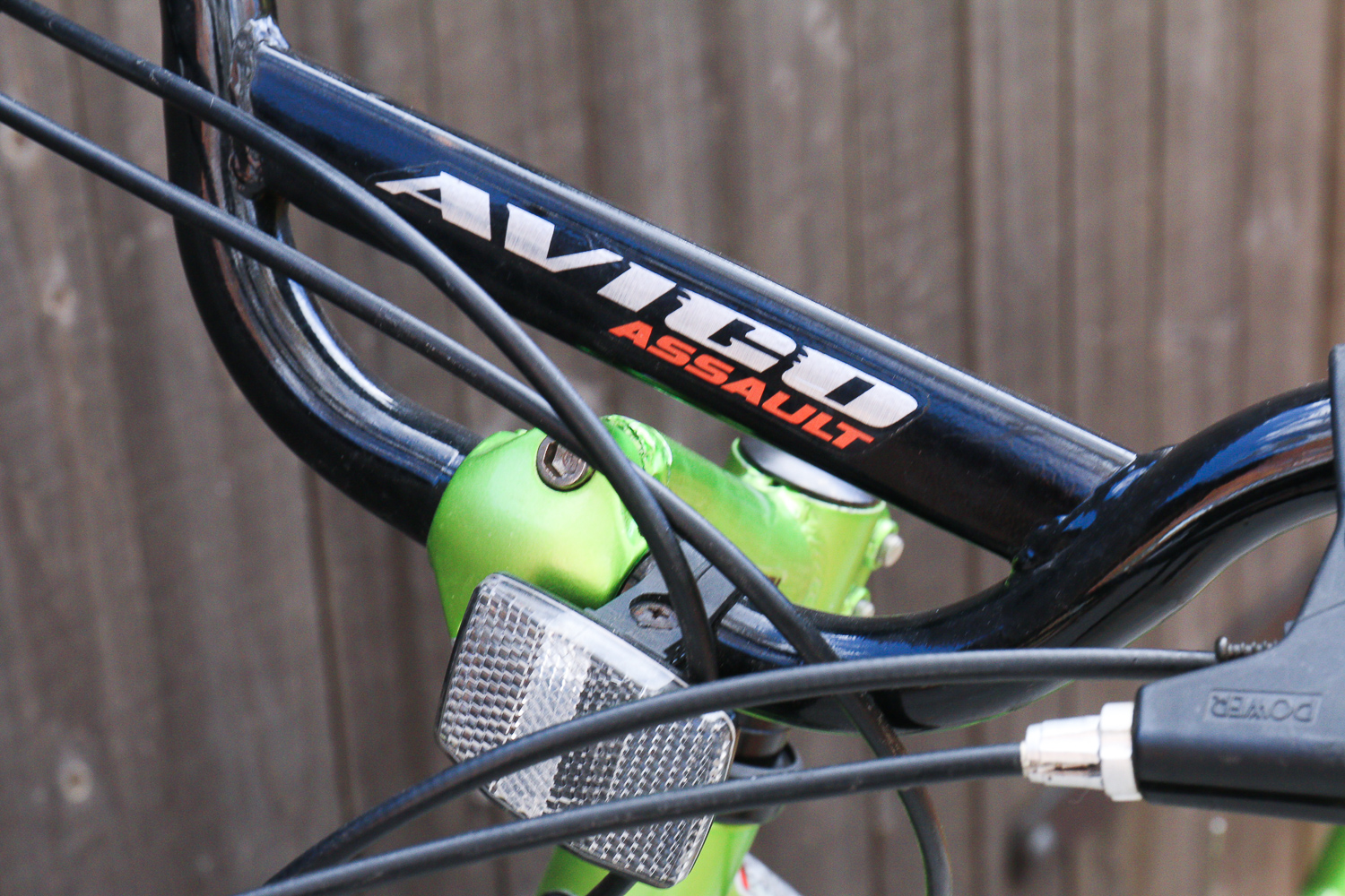 Avigo Assault Revolution Boys' 21-Speed Bike