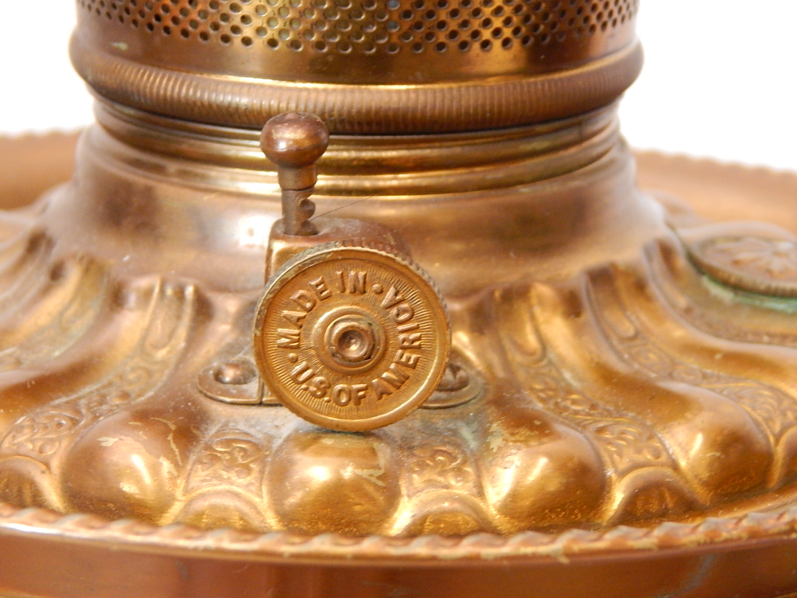 Victorian Era Electrified Gone with the Wind Lamp w/Lions Head