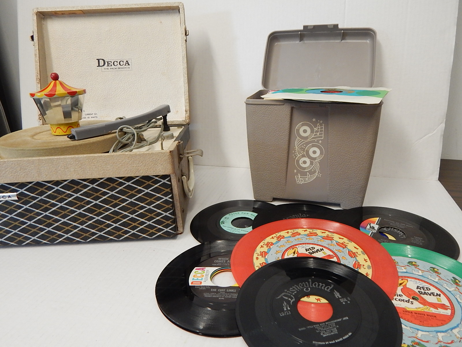 DECCA Model DPS-13 Record Player With Records
