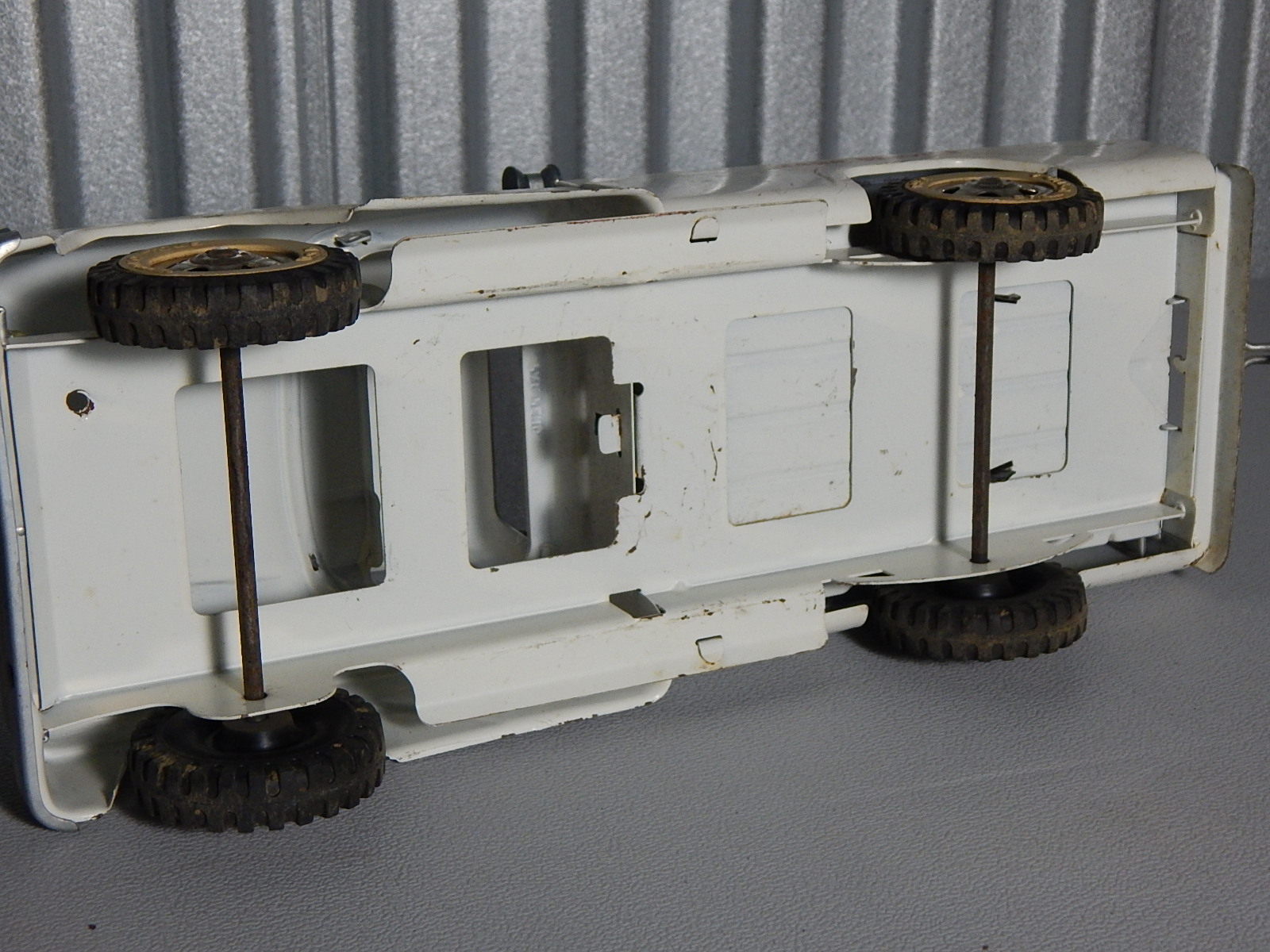 Vintage White Tonka Wrecker AA Truck