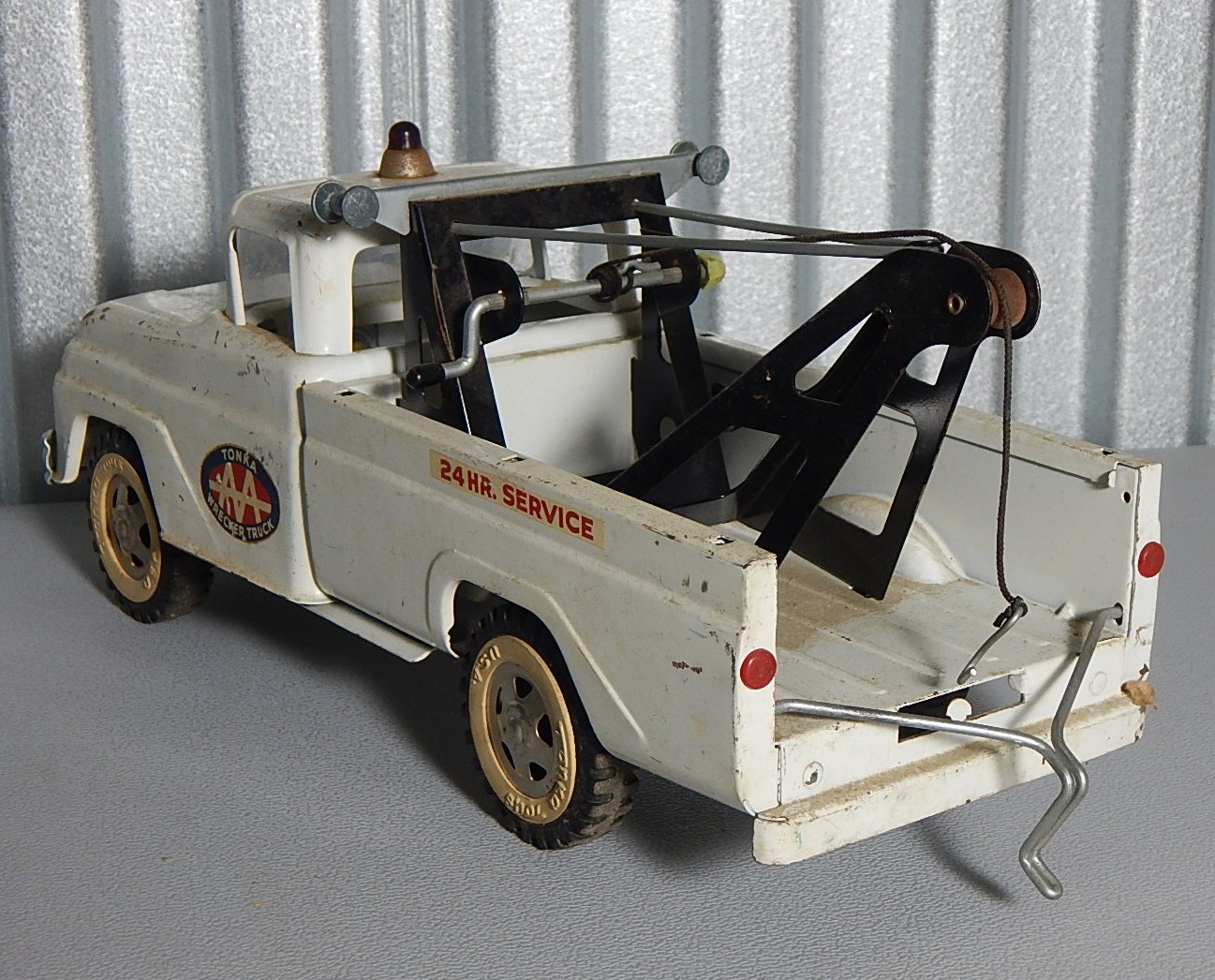 Vintage White Tonka Wrecker AA Truck