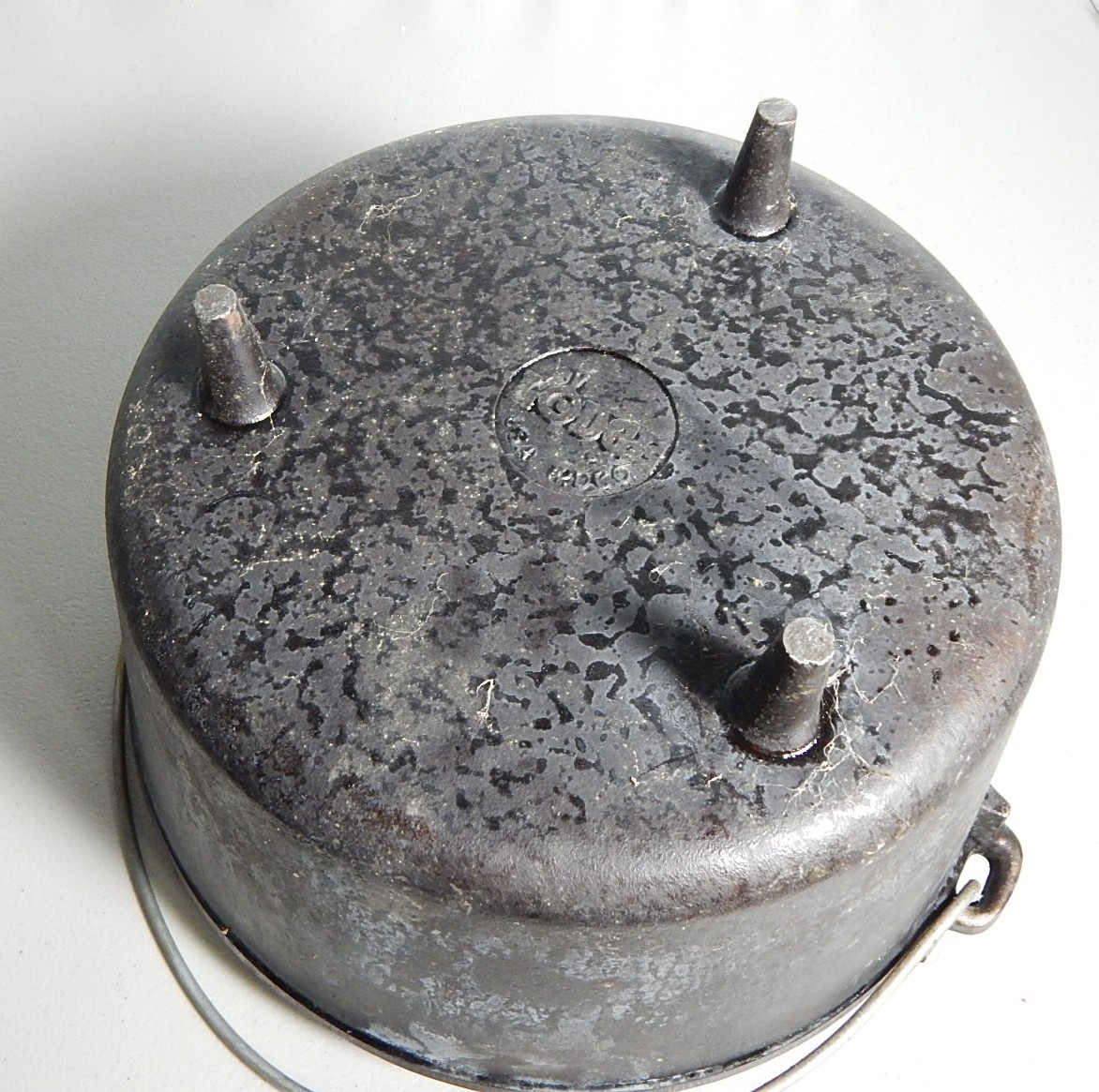 Vintage Lodge Cast Iron Kettle