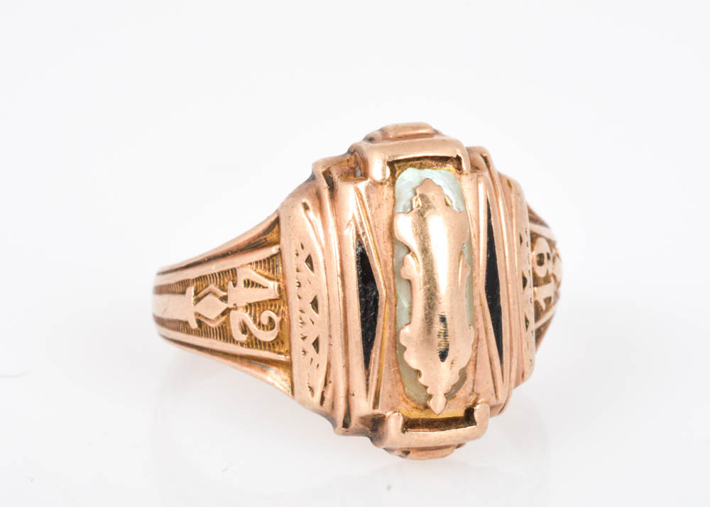 1942 10K Yellow Gold Class Ring