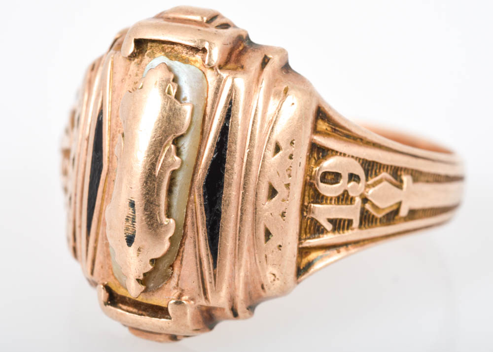 1942 10K Yellow Gold Class Ring