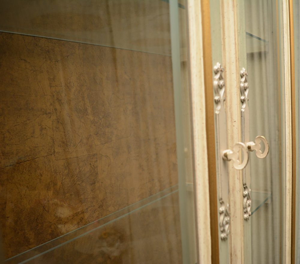 Vintage Stanley Furniture Blonde Finish China Cabinet