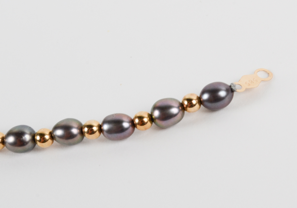 Dyed Freshwater Pearl and 14K Gold Bracelet