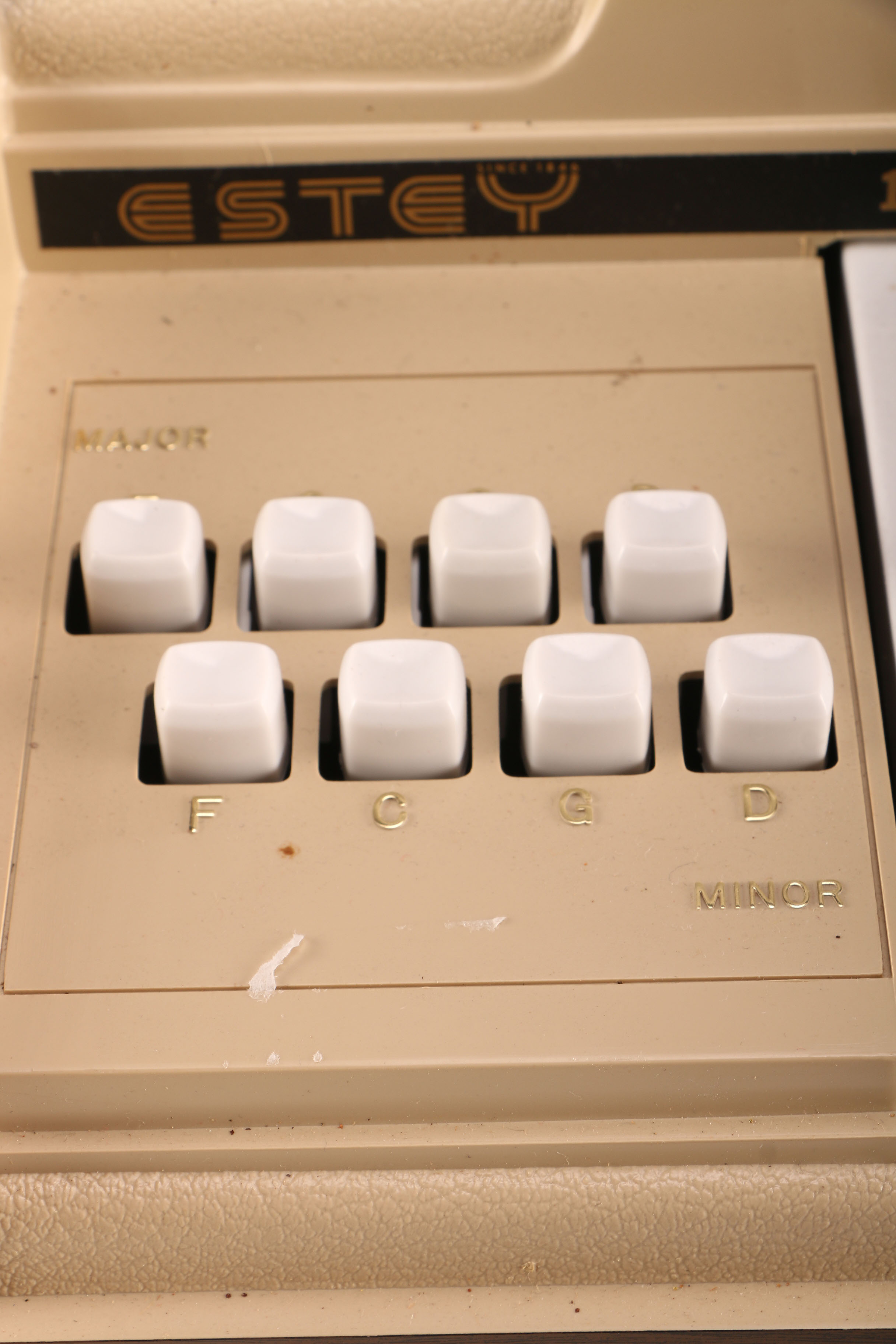 Vintage Circa 1955 Estey Model 1025 Tabletop Electric Chord Organ