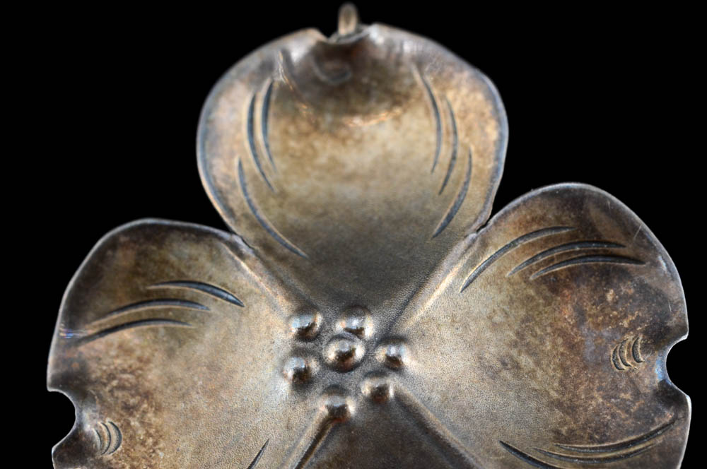 Stuart Nye of North Carolina Sterling Silver Dogwood Flower Pendant Necklace