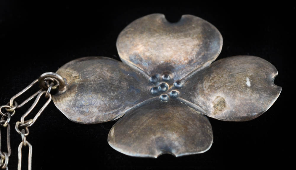 Stuart Nye of North Carolina Sterling Silver Dogwood Flower Pendant Necklace