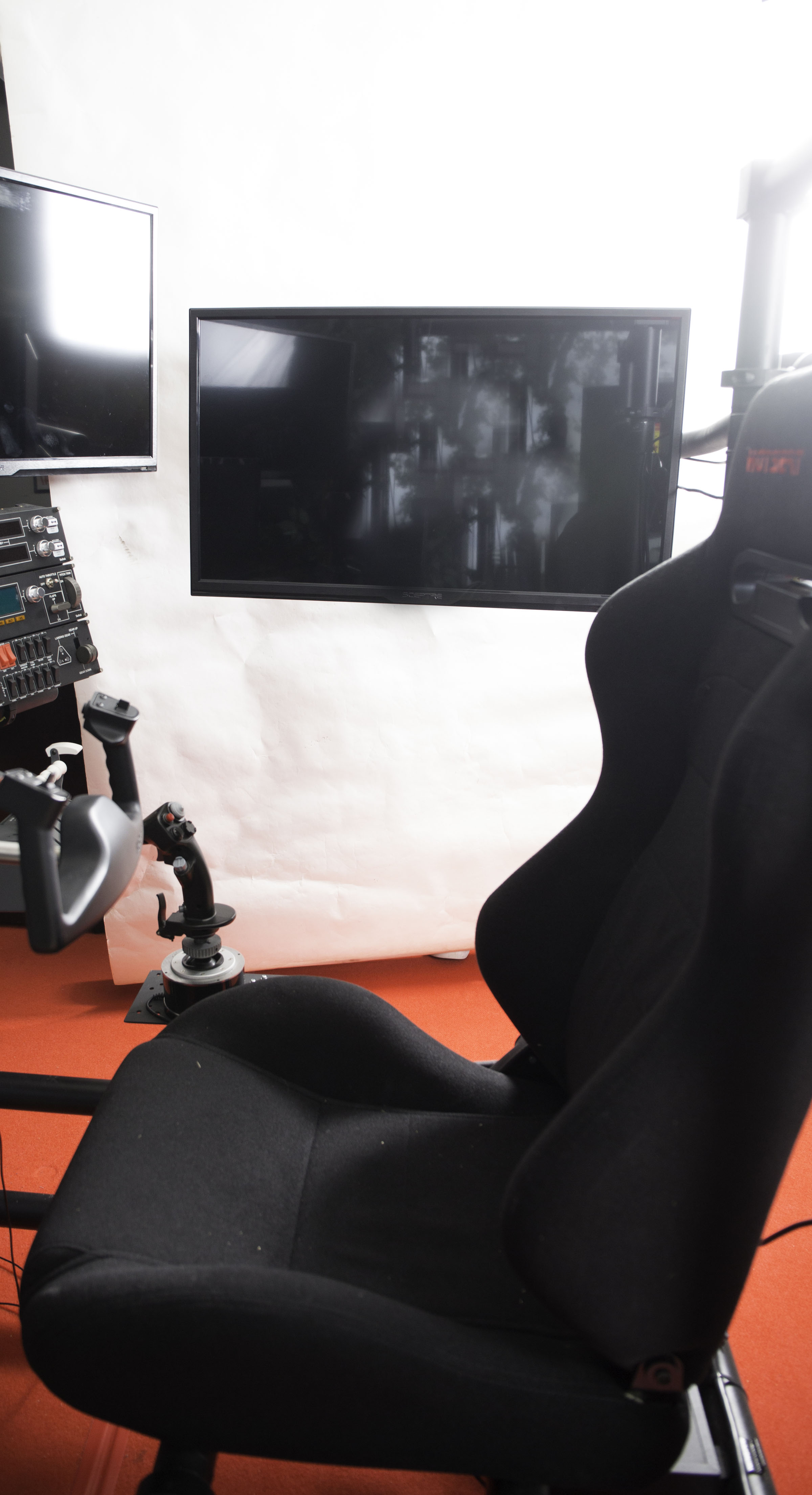 HotSeat Triple Screen Flight Simulator With Additional Components