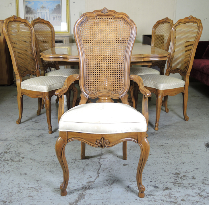 Thomasville French Provincial Style Dining Table and Six Chairs