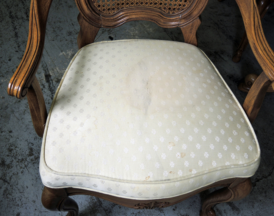 Thomasville French Provincial Style Dining Table and Six Chairs