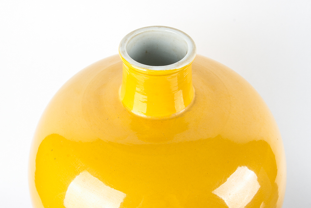 Pair of Decorative Chinese Vases