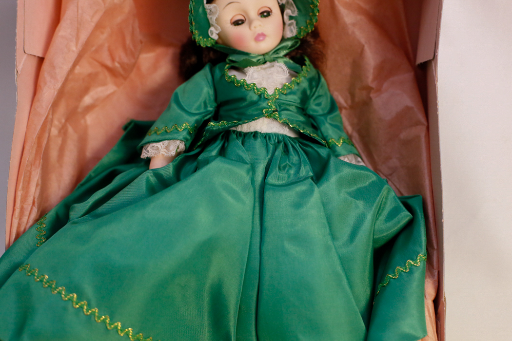 Madame Alexander "Scarlett" Doll (1385)