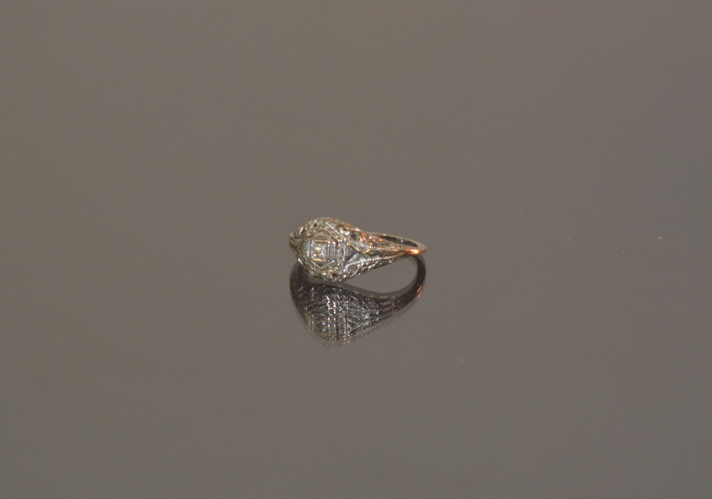 Vintage 18 Karat White Gold Filigree Ring