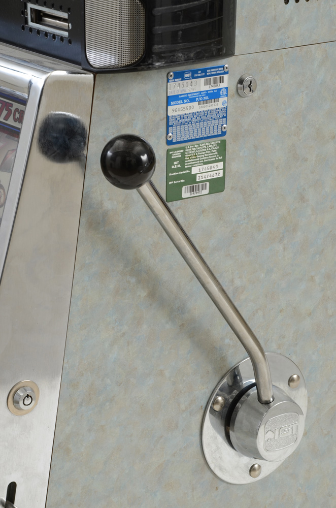 "Denver Duck and the Quest for the Golden Egg" Slot Machine