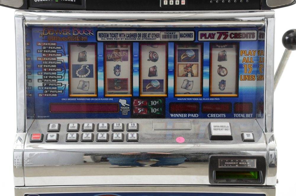 "Denver Duck and the Quest for the Golden Egg" Slot Machine