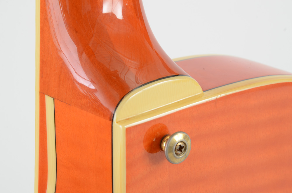 Yamaha AES 1500 Semi-Hollow Body Guitar