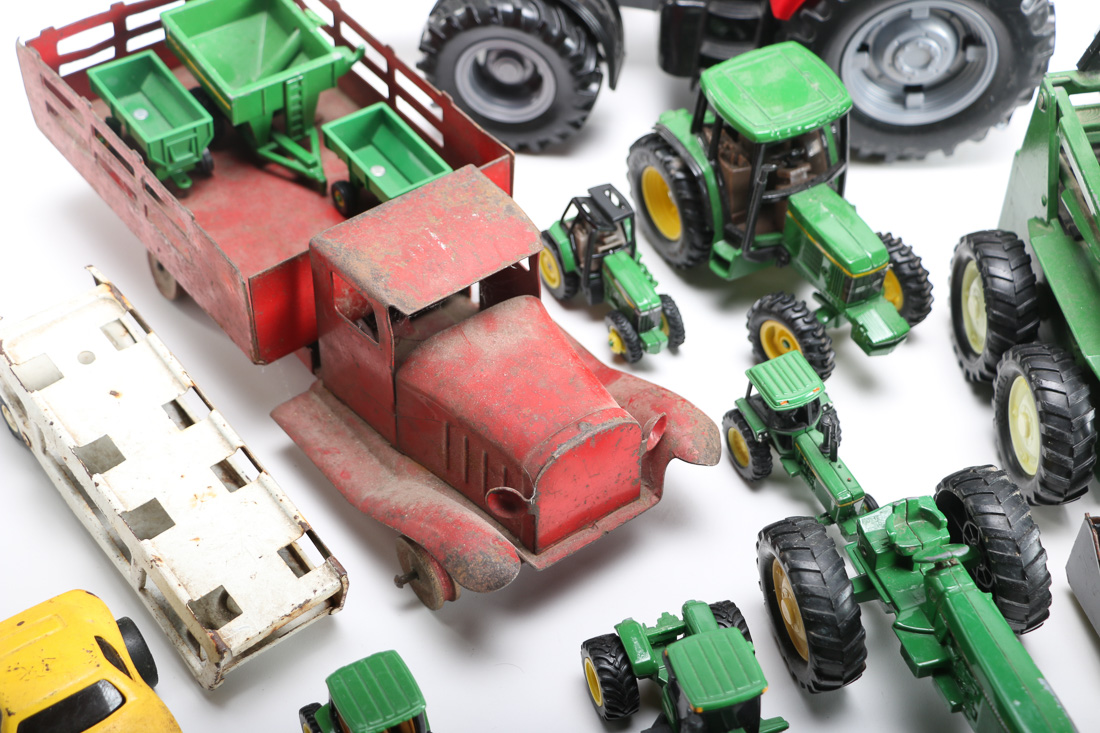 Farm Theme Diecast Toys Featuring John Deere
