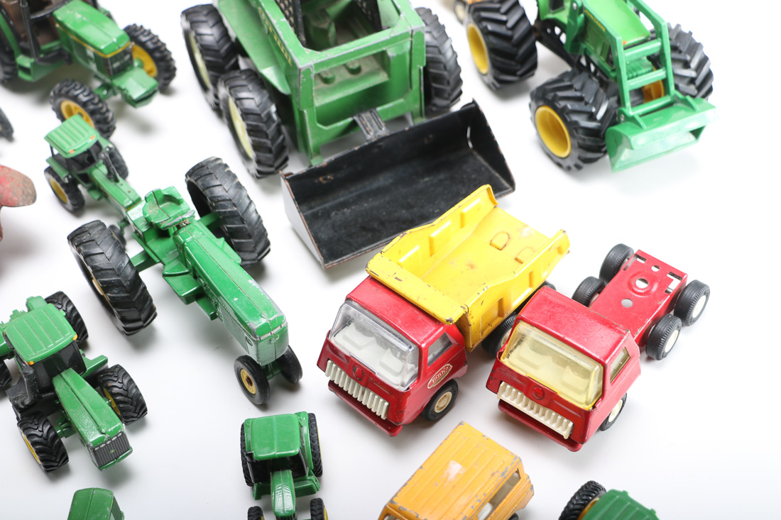 Farm Theme Diecast Toys Featuring John Deere