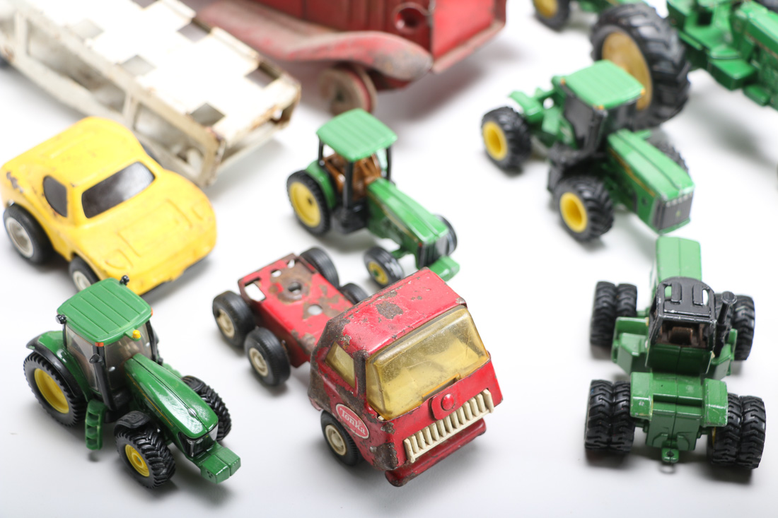 Farm Theme Diecast Toys Featuring John Deere